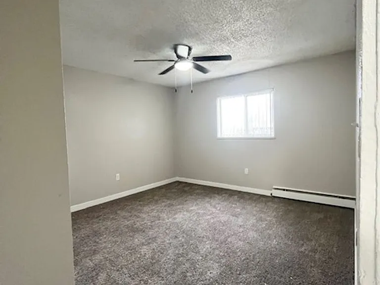 625 Hathaway Dr — Photo 16