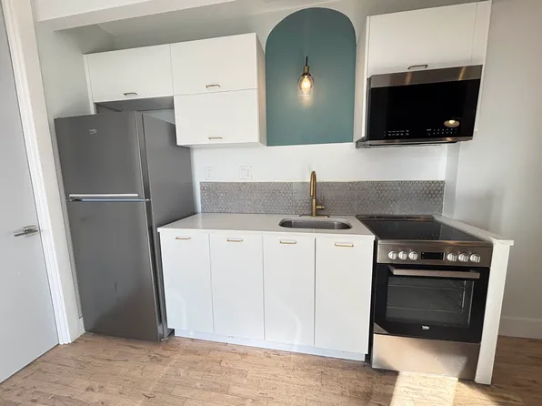 3013 Barker Avenue image 3 of 8