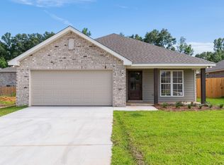 12 Jackson Square Dr, Hattiesburg, MS 39402
