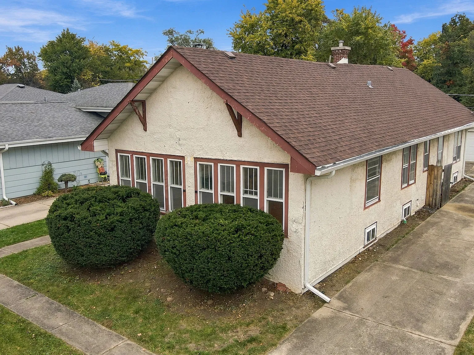 4909 Edward Ave — Photo 2