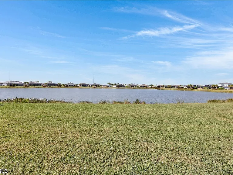 16056 Shoreline Dr — Photo 33