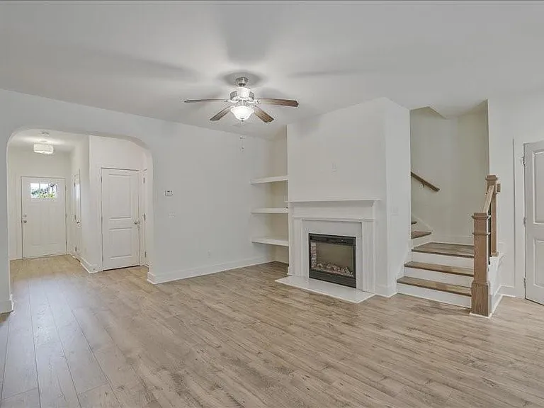 1809 Edgehill Dr — Photo 7