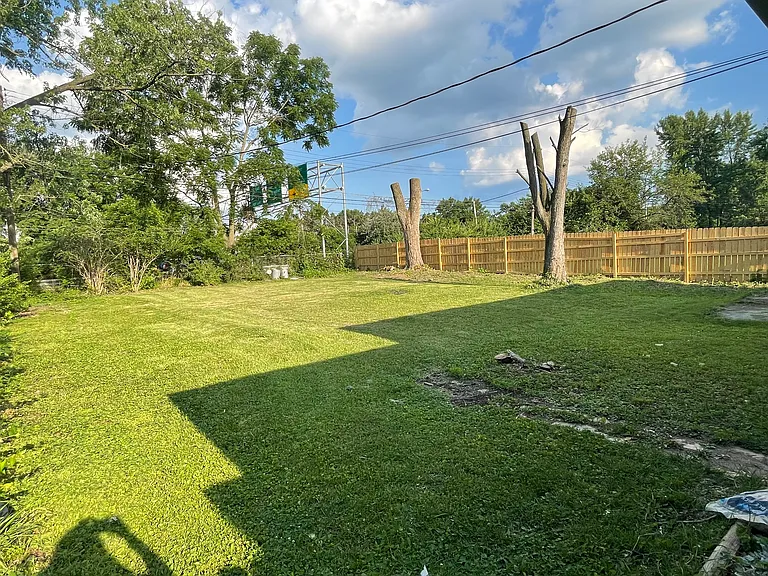 1690 Newfield Rd — Photo 42