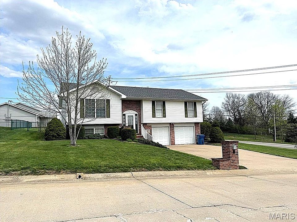 1st image of 612 Clover Rd