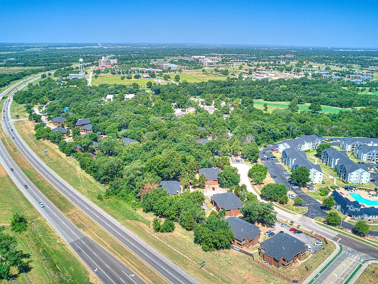 Forest Pointe Apartments — Photo 45