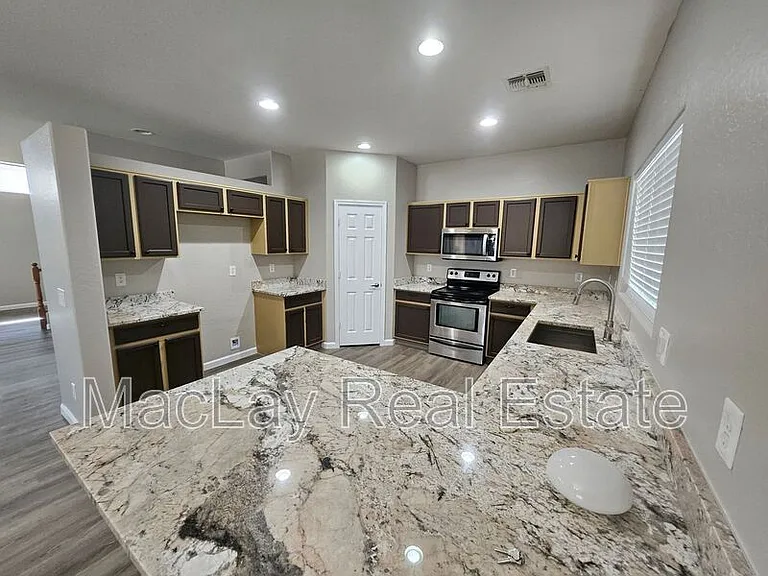25850 W Pleasant Ln — Photo 4