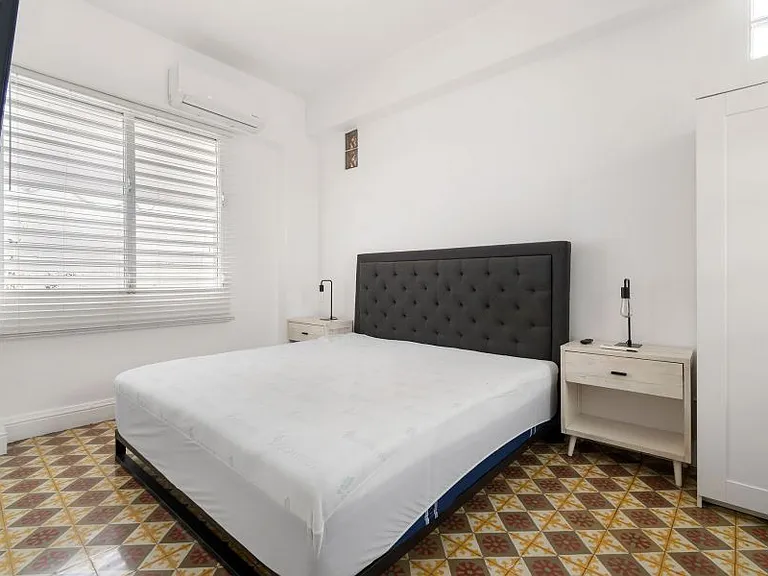 Cond EL Koury 656 Calle Figueroa — Photo 13