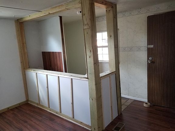 4th image of 990 Soukup Ln