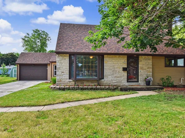 457 W 5th STREET, Oconomowoc, WI 53066