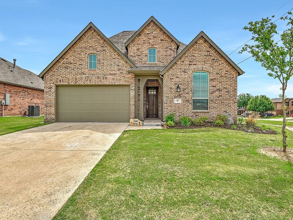 1st image of 917 Pelican Dr