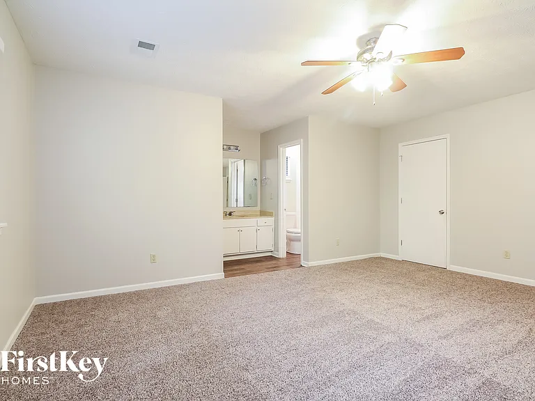 3226 Deshong Dr — Photo 10