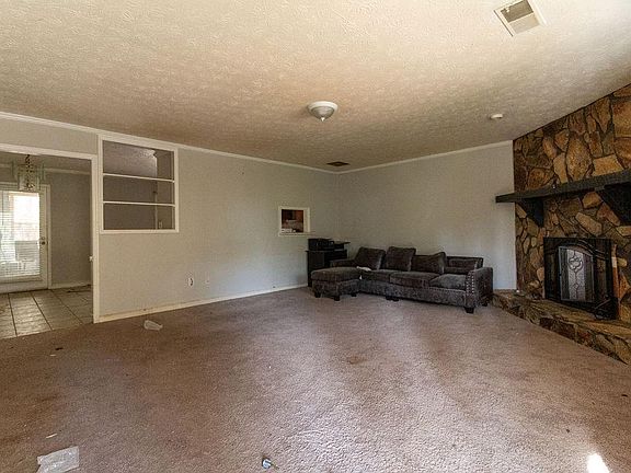 4th image of 137 Spring Valley Cir