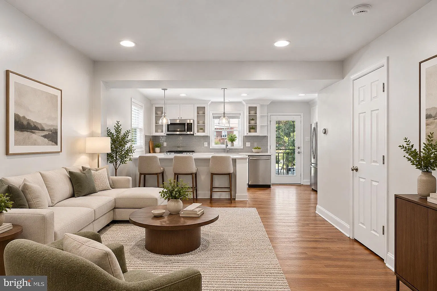 4 bed, 2.5 bath, 1789 sqft, $4,100 — Photo 2