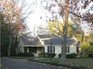 3 Willingham Ln, Lookout Mountain, TN 37350
