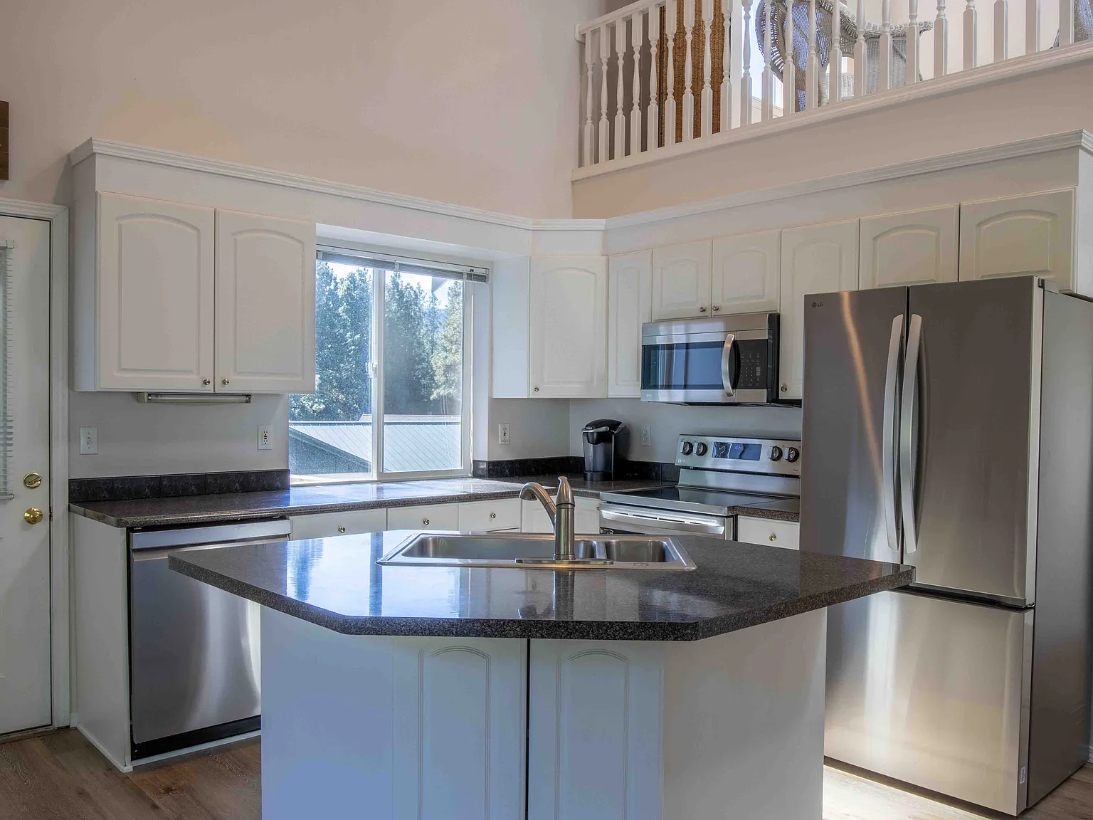 2 bed, 2.5 bath, 1512 sqft, $2,500 — Photo 3