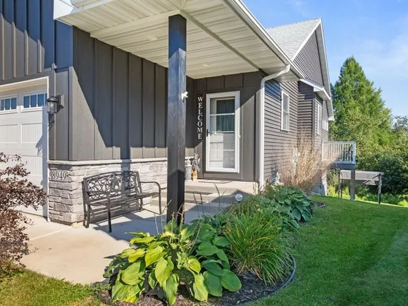 8949 Parkview Cir, Chisago City, MN 55013