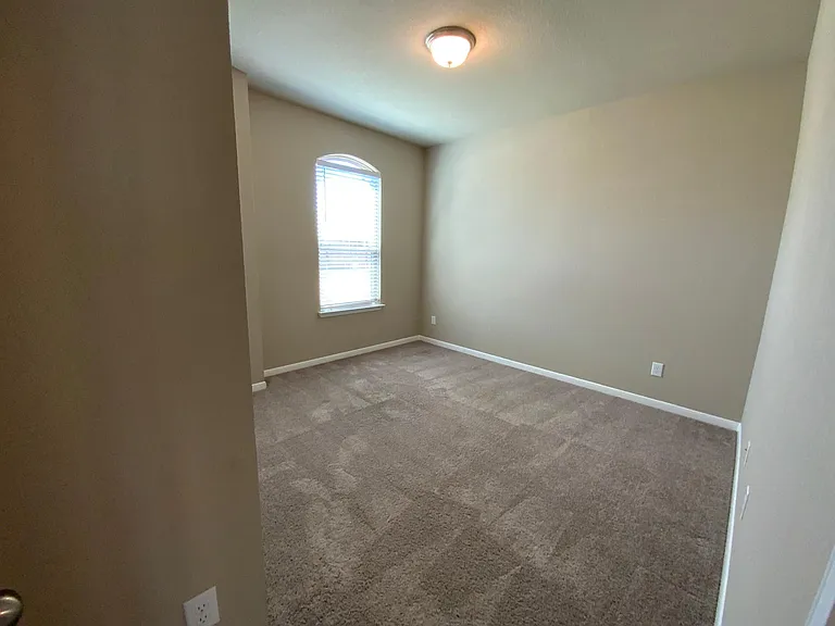 822 Wyndcrest Dr — Photo 10
