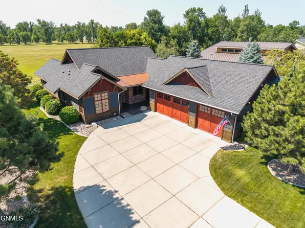 1205 Voyager Dr, Bismarck, ND 58504
