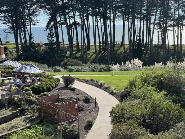 302 Seascape Resort Dr, Aptos, CA 95003