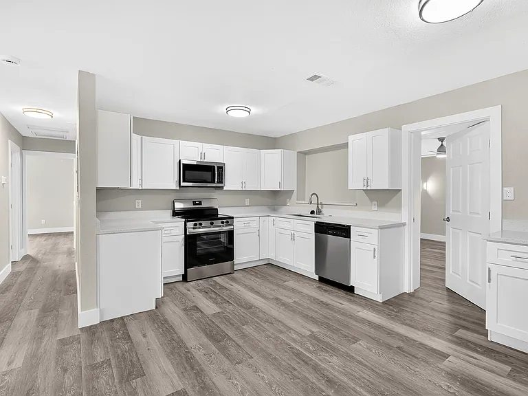 37 Seminole Ct #A — Photo 13