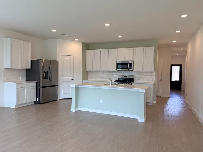31979 Rustle Pkwy — Photo 14