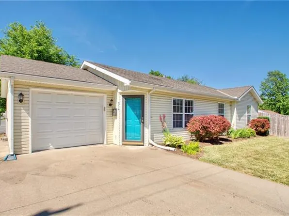 514 SW 10th St, Blue Springs, MO 64015