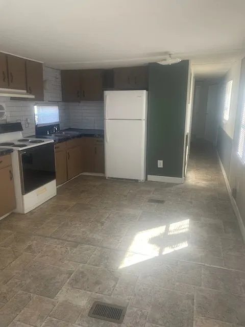 SR - 104 Amanda Dr — Photo 3