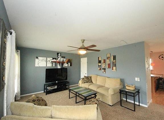 3rd image of 2585 Lawnview Dr
