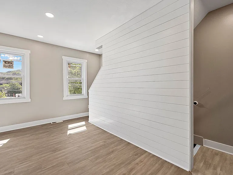 529 Spruce St — Photo 14
