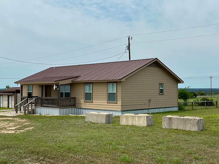 161 Private Road 1108 — Photo 1