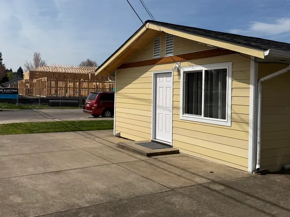 3765 D St NE, Salem, OR 97301