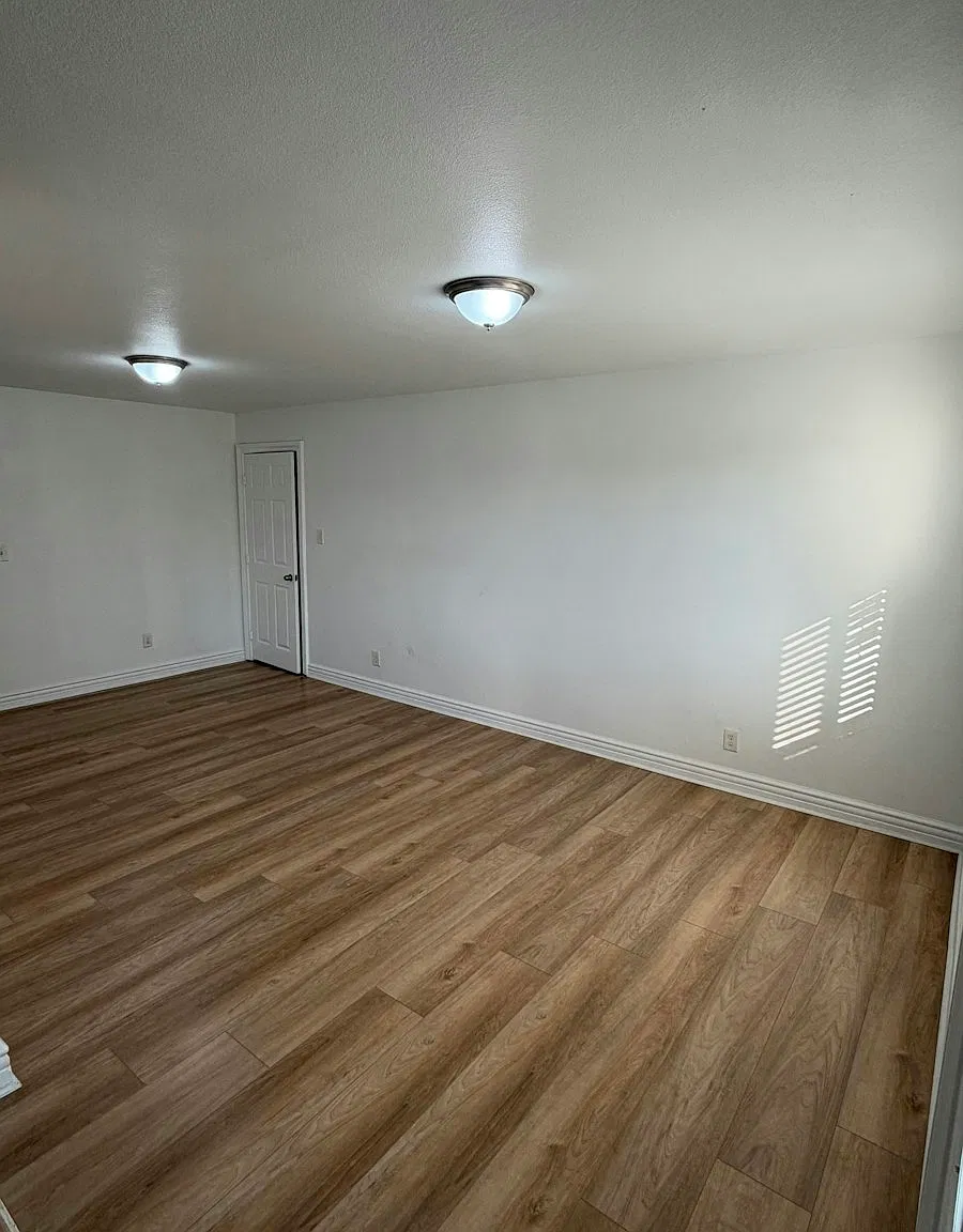 1355 West 60th Street, Unit 1355 — Photo 4