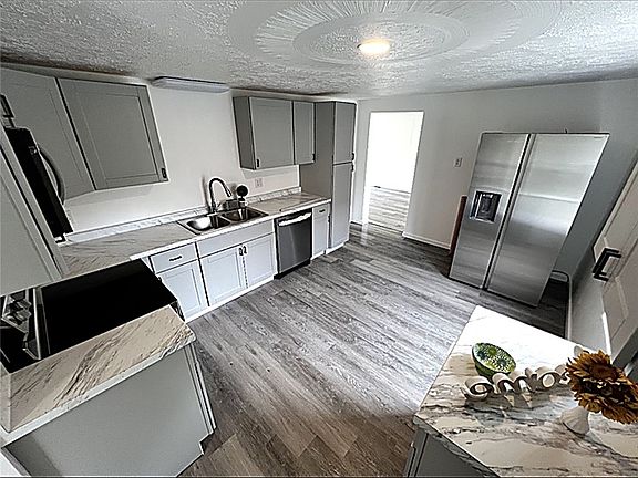 3rd image of 160 Mitchell Rd