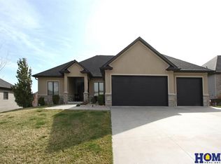 6510 Boulder Ridge Rd, Lincoln, NE 68526