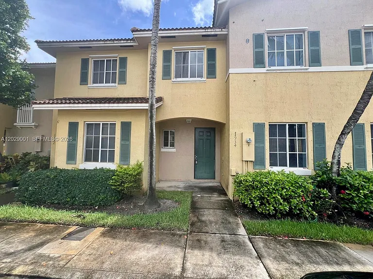 1934 SW 60th Ave — Photo 13