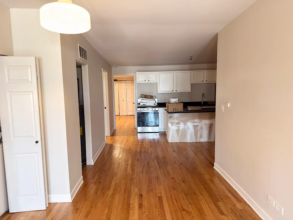 1536 N Milwaukee Ave #4