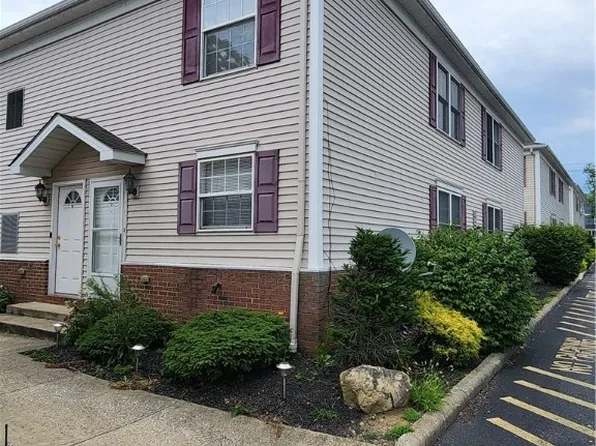 11531 Riverview Ct, Cleveland, OH 44130