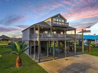 2025 Vista Dr, Crystal Beach, TX 77650