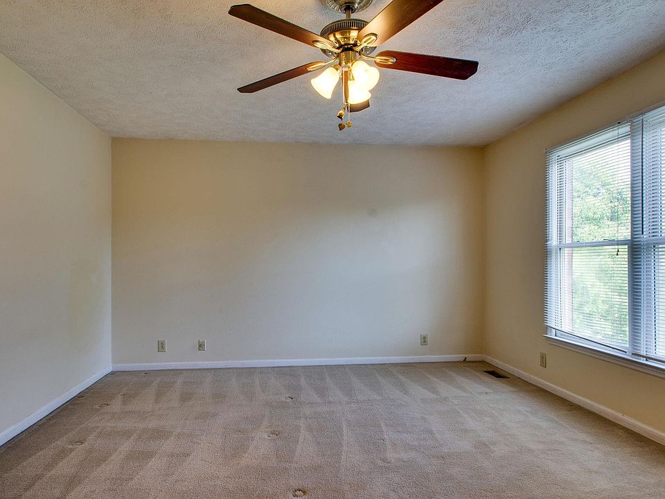 2nd image of 436 Belle Pointe Dr