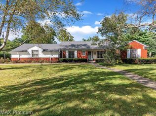 110 Riddle St, Howell, MI 48843