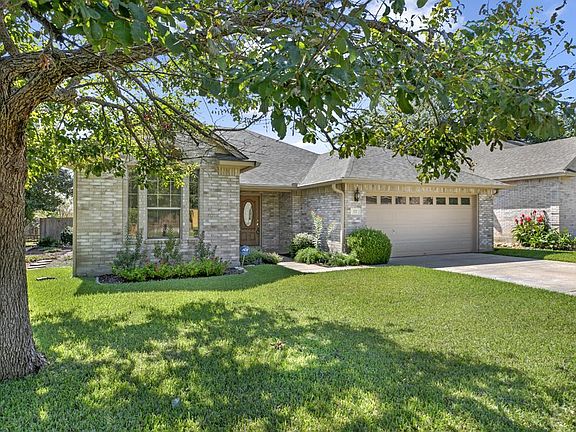 2nd image of 327 Chase Oaks Pl