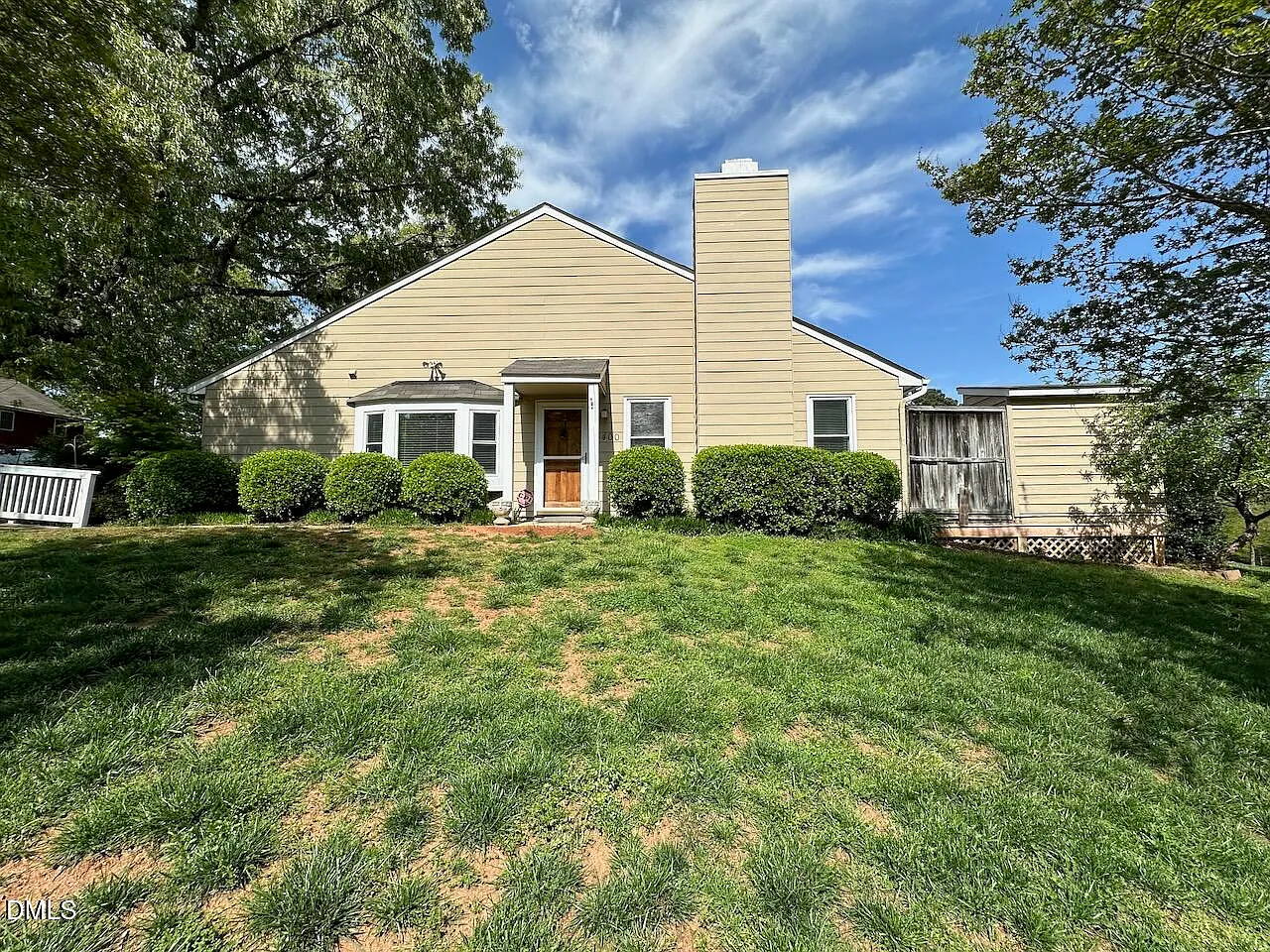 2 bed, 2.0 bath, 1166 sqft, $1,695 — Photo 1