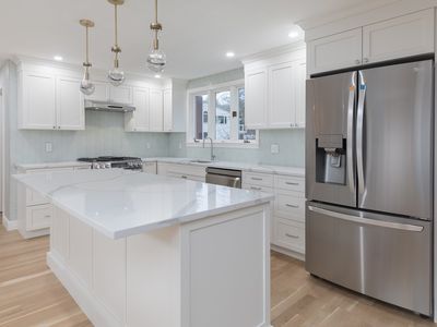 18 Longmeadow Dr, Canton, MA, 02021