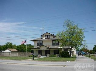 1403 S College Ave, Decatur, TX 76234