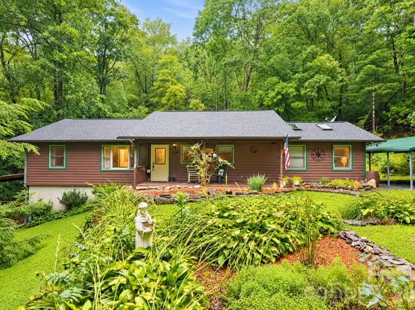 19 Forge Dr, Mills River, NC 28759