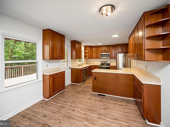 2nd image of 100 Tall Pines Ave