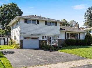 144 Highview Dr, Rochester, NY 14609