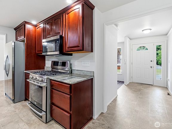 4th image of 7209 33rd Avenue SE