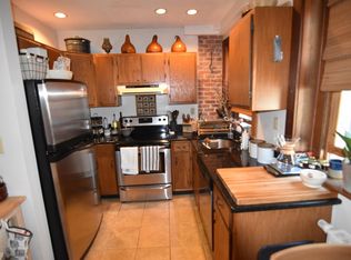 1722 Beacon St APT 1R, Brookline, MA 02445