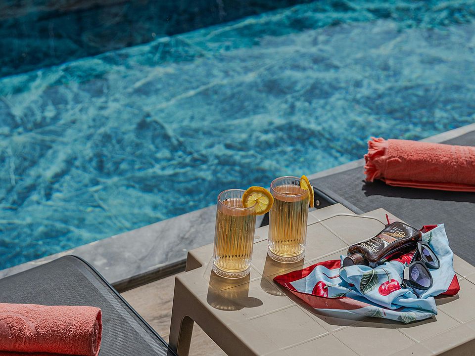 Resort-Style Pool | Verdant at Green Valley Apartments